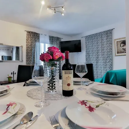 Apartament Scandalli *