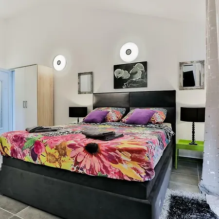 Scandalli Apartament *