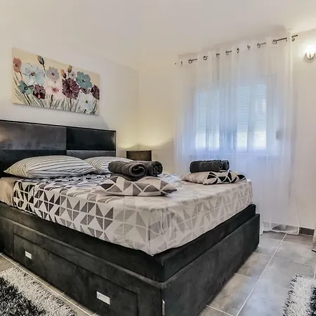 Scandalli Apartament Sevid